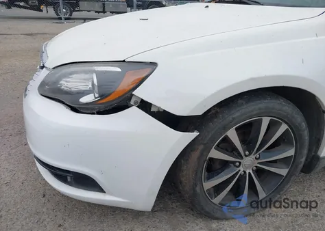 2012 Chrysler 200 Touring из США, поврежденный, VIN 1C3CCBBG9CN263867